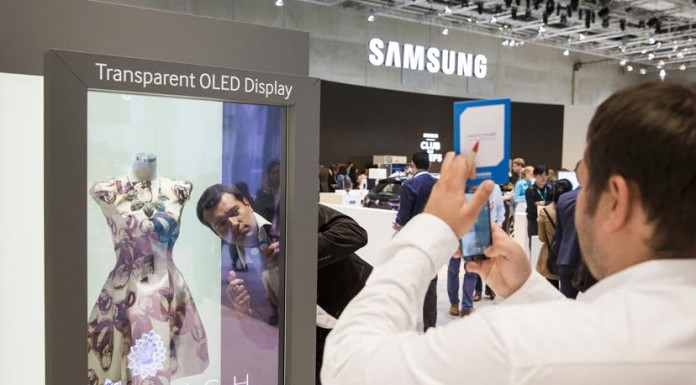 Samsung นำเสนอมิติใหม่ของการช้อปปิ้งในอนาคตด้วยหน้าจอโปร่งแสง T- OLED รุ่นแรกสำหรับการใช้งานเชิงพาณิชย์