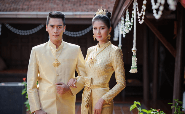 สไตล์ดีไซน์ประยุกต์ชุดไทยเจ้าบ่าว ได้ทั้งงานเช้า-งานเย็น