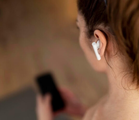 ตอบคำถาม! หูฟัง In Ear ไร้สายคืออะไร ทำไมถึงมีประโยชน์น่าใช้ ตอบคำถามหูฟัง In Ear ไร้สายคืออะไร ทำไมถึงมีประโยชน์น่าใช้