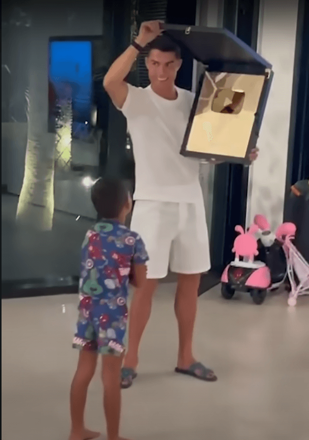 โรนัลโด้ เปิดช่อง YT แค่ 90 นาที