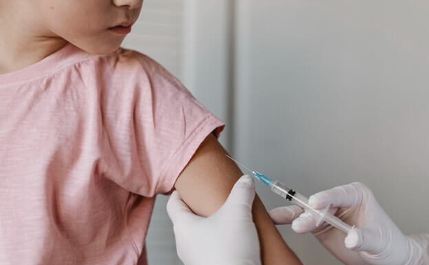 ถ้าเคยป่วยไข้เลือดออกมาแล้ว ยังควรฉีดวัคซีนไข้เลือดออกไหม